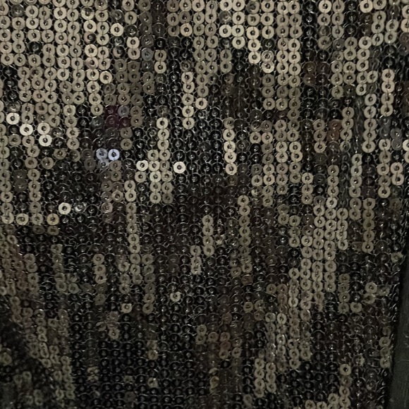 August Silk black sequence top (sz pxl) - Picture 5 of 10